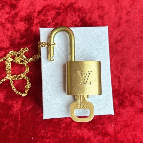 Louis Vuitton lock and key. Key number 310. ID # 13 final price - Picture 4 of 4